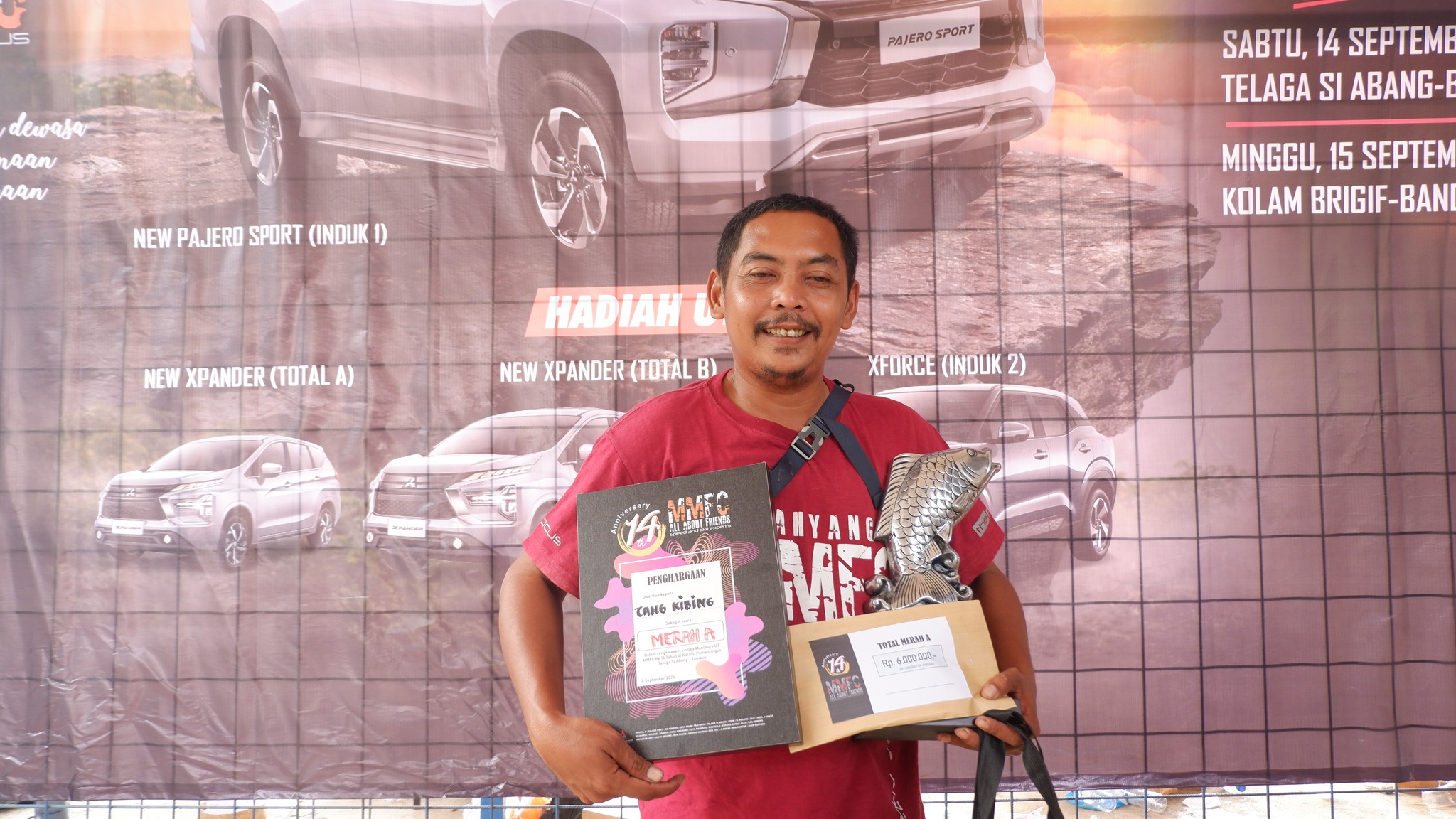 Babon mulai muncul di permukaan, air pecah